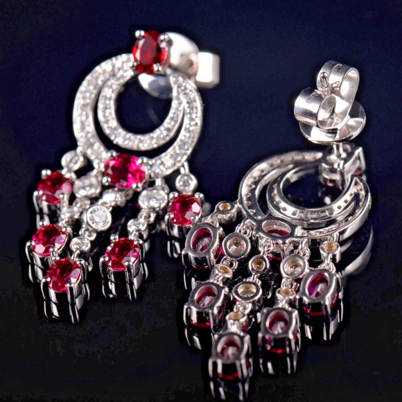 Sold! Gorgeous Natural 4Ct Ruby and 1.85 CT Diamonds on 14k. 5.2 g. 1.25 “ - Picture 6 of 9